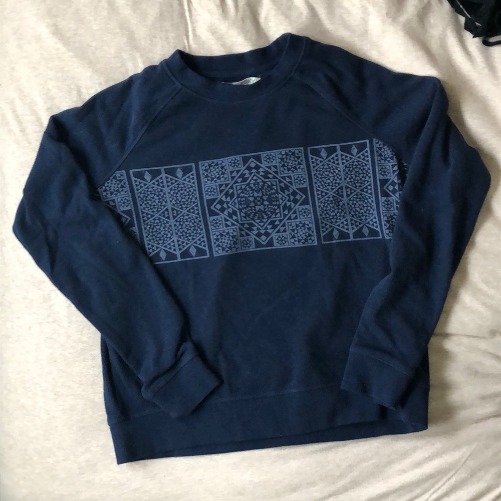 Blue crewneck boho pattern